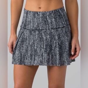 Lululemon Lost In Pace Skirt (Tall) (15") in Air Time White Black